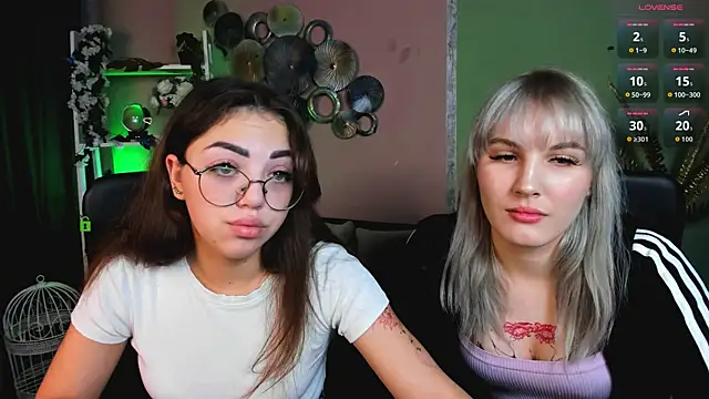 Snapshot of marta_smith chatting on December 3, 6:54 am marta smith online show from December 3, 6:54 am