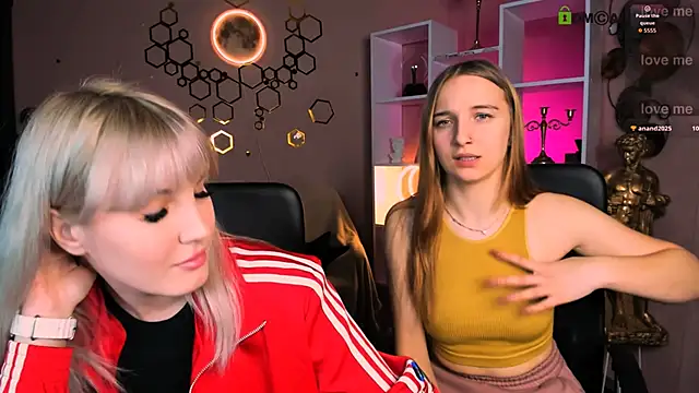 Snapshot of marta_smith chatting on December 16, 7:35 am marta smith online show from December 16, 7:35 am