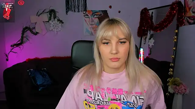 Snapshot of marta_smith chatting on January 6, 10:19 am marta smith online show from January 6, 10:19 am