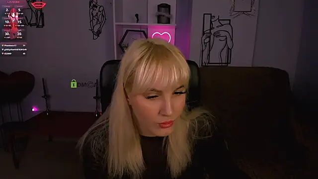 Snapshot of marta_smith chatting on January 15, 10:09 am marta smith online show from January 15, 10:09 am