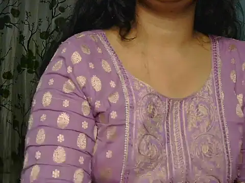 Jennifer 1999 online show from May 3, 5:57 am