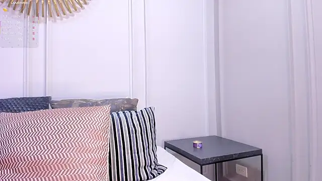 CharlotteBrownn  online show from April 2, 11:57 pm