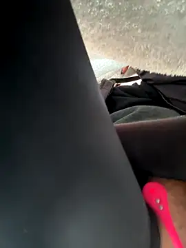 Snapshot of feifei_521 chatting on December 5, 7:17 am feifei 521 online show from December 5, 7:17 am