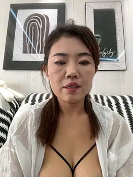 Snapshot of feifei_521 chatting on December 15, 12:59 am feifei 521 online show from December 15, 12:59 am