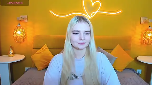 Snapshot of RuthBryant chatting on November 15, 12:41 am RuthBryant online show from November 15, 12:41 am