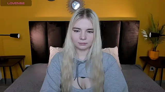 Snapshot of RuthBryant chatting on November 25, 12:32 am RuthBryant online show from November 25, 12:32 am