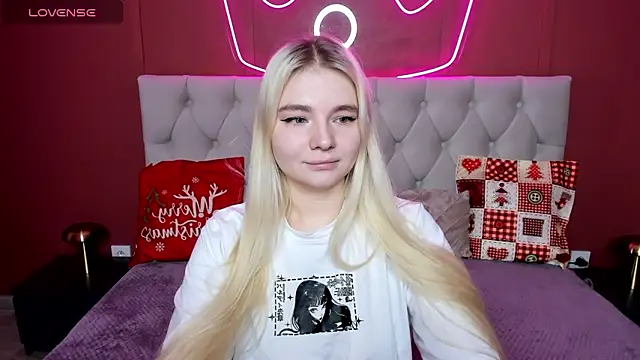 Snapshot of RuthBryant chatting on December 1, 12:37 am RuthBryant online show from December 1, 12:37 am