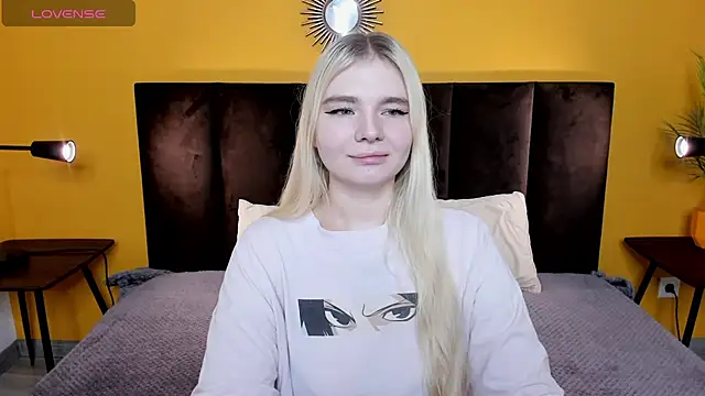 Snapshot of RuthBryant chatting on December 5, 12:41 am RuthBryant online show from December 5, 12:41 am