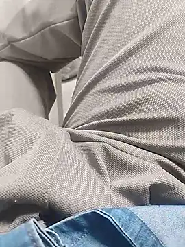 themasklover online show from April 22, 5:54 am