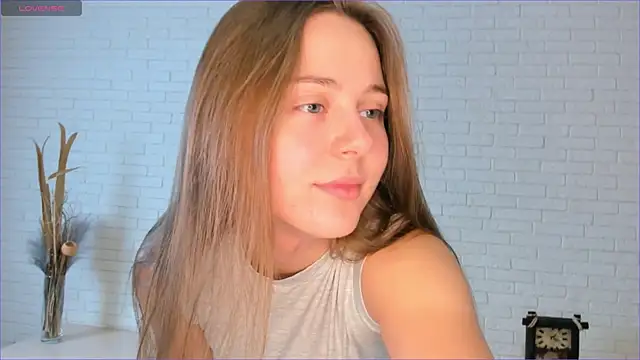 Milla Vegga online show from October 24, 1:29 pm