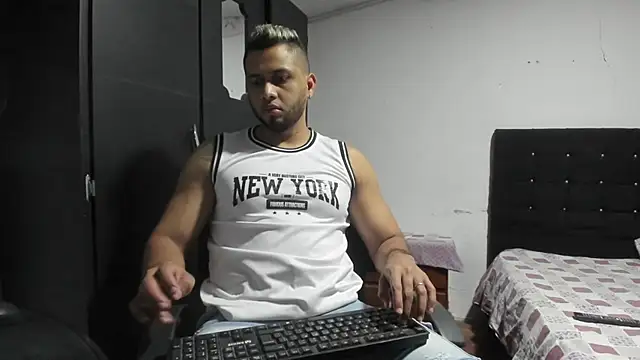Snapshot of Ryan_xc1 chatting on June 27, 2:05 am Ryan xc1 online show from June 27, 2:05 am