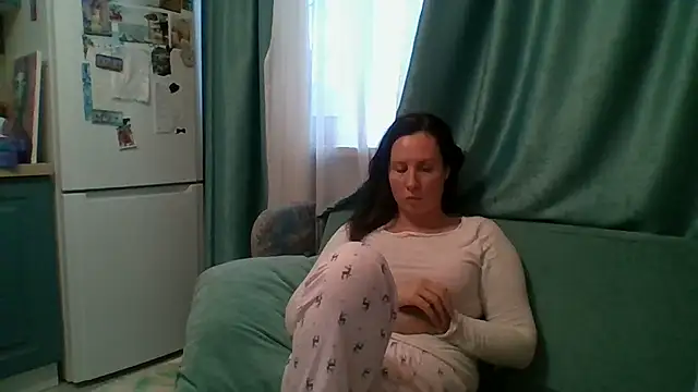 ALICAINWONDERLAND online show from November 7, 10:48 am