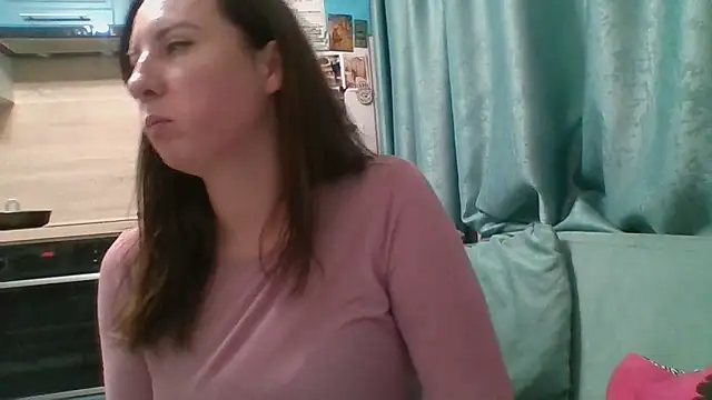 ALICAINWONDERLAND online show from December 5, 4:14 pm