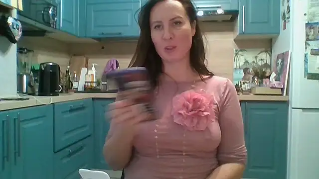 ALICAINWONDERLAND online show from December 19, 6:04 pm