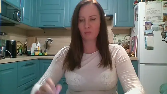 ALICAINWONDERLAND online show from February 17, 6:25 pm