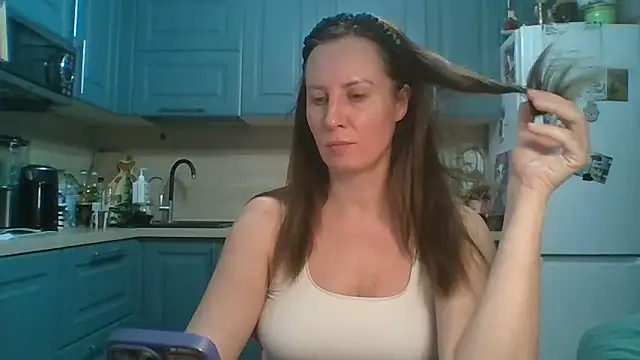 ALICAINWONDERLAND online show from April 4, 6:16 pm