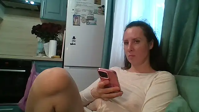 Snapshot of ALICAINWONDERLAND chatting on May 13, 4:26 pm ALICAINWONDERLAND online show from May 13, 4:26 pm