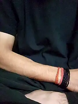 Snapshot of coupleyug chatting on December 18, 9:48 am coupleyug online show from December 18, 9:48 am