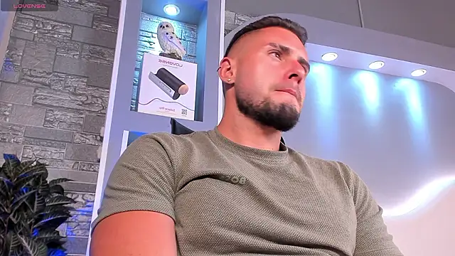 dominic de luca online show from March 2, 2:36 am