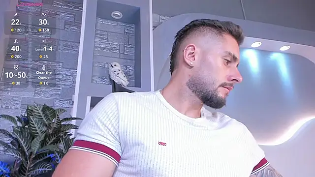 Snapshot of dominic_de_luca chatting on May 17, 2:31 am dominic de luca online show from May 17, 2:31 am
