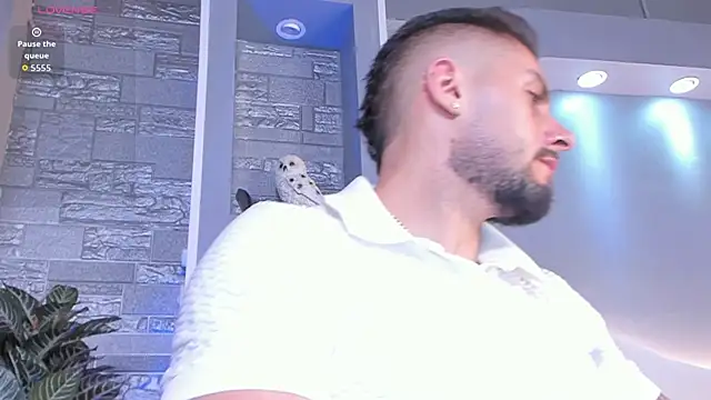 Snapshot of dominic_de_luca chatting on May 18, 4:29 am dominic de luca online show from May 18, 4:29 am