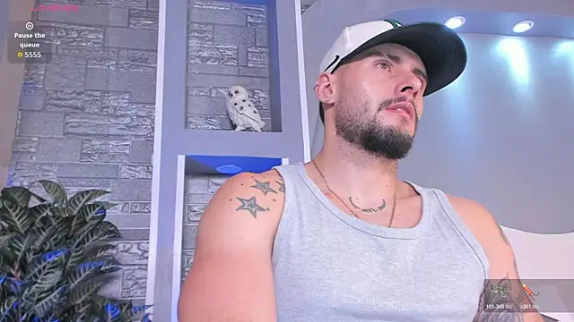 Snapshot of dominic_de_luca chatting on May 22, 3:02 am dominic de luca online show from May 22, 3:02 am