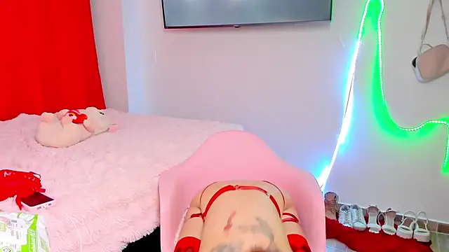 larsonbeverly online show from October 24, 11:12 pm