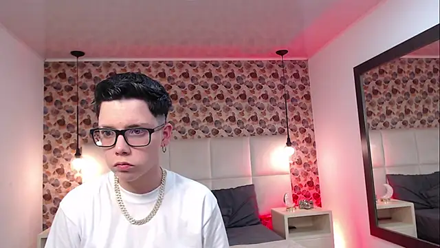 SpencerMontgomery online show from September 18, 10:34 pm