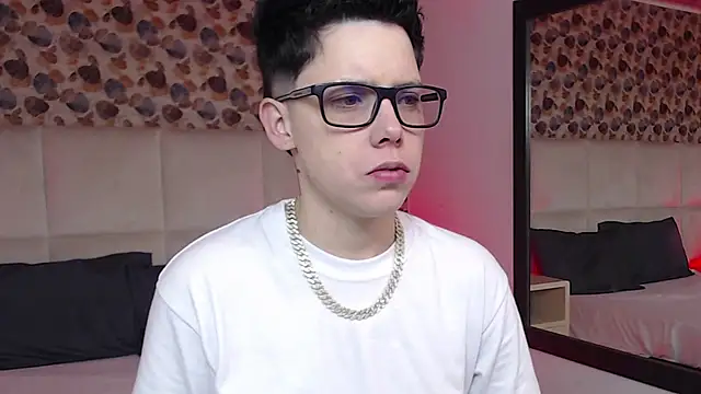 SpencerMontgomery online show from October 12, 4:39 pm