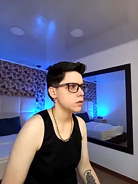 SpencerMontgomery online show from October 26, 3:29 pm