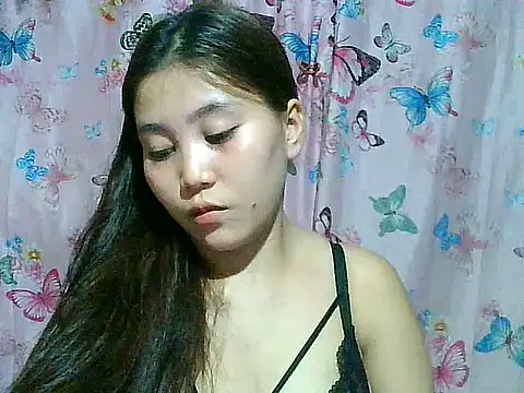 Snapshot of SexyAsianPussy4u chatting on June 25, 8:19 am SexyAsianPussy4u online show from June 25, 8:19 am