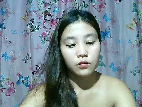Snapshot of SexyAsianPussy4u chatting on July 17, 11:53 pm SexyAsianPussy4u online show from July 17, 11:53 pm