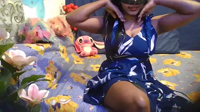 LustInLips online show from January 9, 3:15 pm