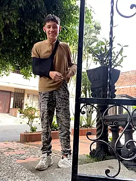 elfernh online show from October 12, 8:19 pm