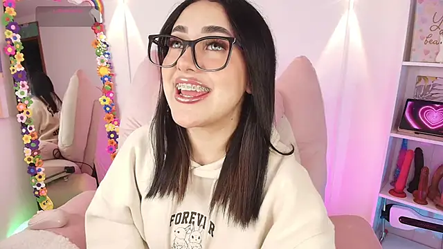 justonecute online show from January 7, 11:51 pm