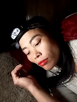 CoMay003 online show from November 17, 2:01 pm