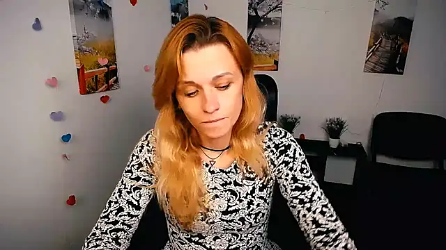 Snapshot of PeppyMia chatting on November 13, 10:14 am PeppyMia online show from November 13, 10:14 am