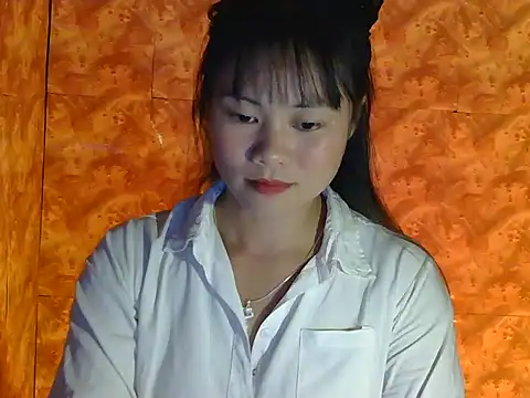Snapshot of Sisi_dy01 chatting on October 13, 11:43 am Sisi dy01 online show from October 13, 11:43 am
