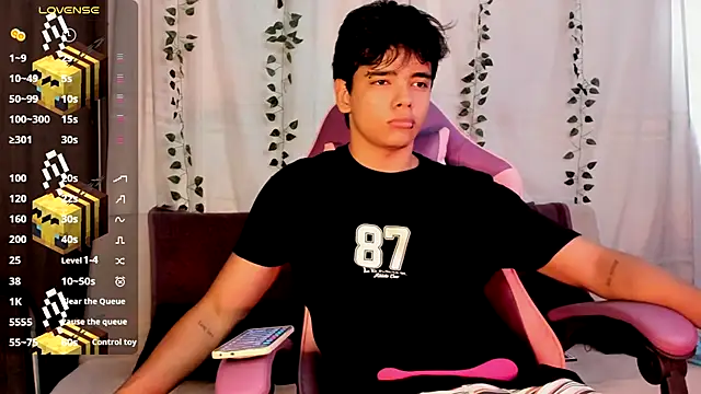 an drew18 online show from September 28, 2:00 pm