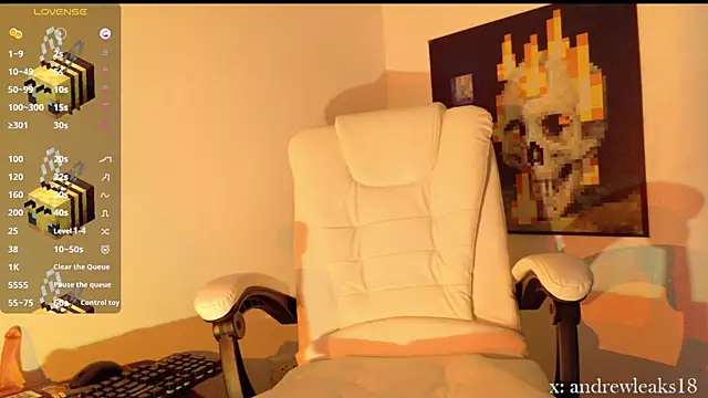 an drew18 online show from October 13, 8:42 pm