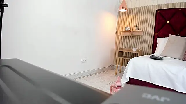 Snapshot of Laura_Ivy chatting on September 24, 12:08 pm Laura Ivy online show from September 24, 12:08 pm