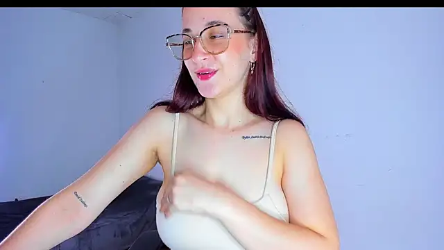 Laura Ivy online show from June 19, 1:26 pm