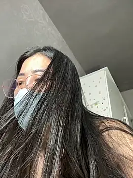 Snapshot of Voyerra_g chatting on October 16, 1:50 am Voyerra g online show from October 16, 1:50 am