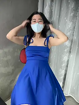 Snapshot of Voyerra_g chatting on November 6, 1:28 am Voyerra g online show from November 6, 1:28 am