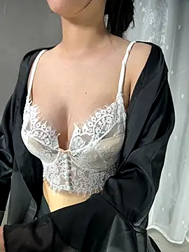 Snapshot of Voyerra_g chatting on November 8, 12:44 am Voyerra g online show from November 8, 12:44 am