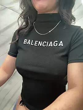 Snapshot of Voyerra_g chatting on December 5, 2:47 pm Voyerra g online show from December 5, 2:47 pm