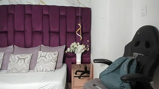 cloe spencerr online show from December 16, 4:56 pm