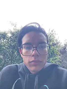 diegoand0911 online show from May 17, 3:30 pm