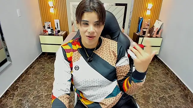 Snapshot of KAROLLJONES1 chatting on November 12, 7:46 pm KAROLLJONES1 online show from November 12, 7:46 pm