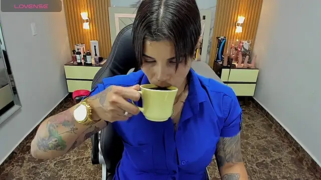 Snapshot of KAROLLJONES1 chatting on November 15, 7:32 pm KAROLLJONES1 online show from November 15, 7:32 pm